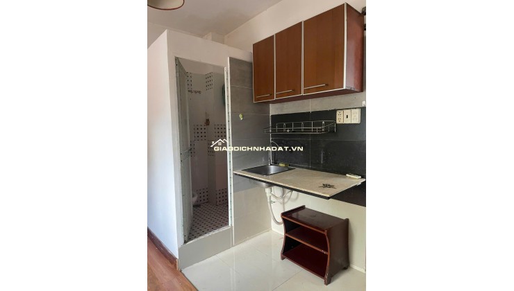 HÀNG HIẾM BÁN sát Quận 1 3.5m x 9m 4 tầng đang cho thuê 6 phòng, dòng tiền 20 triệu/tháng